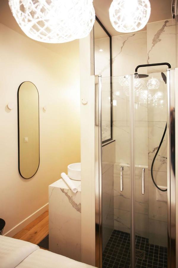 Apartment Sejour Romantique Avec Bain A Remous A 9 -p6